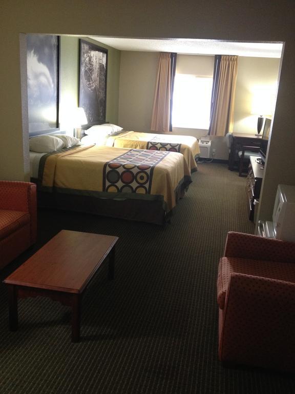 Super 8 By Wyndham Olney Motel Eksteriør billede