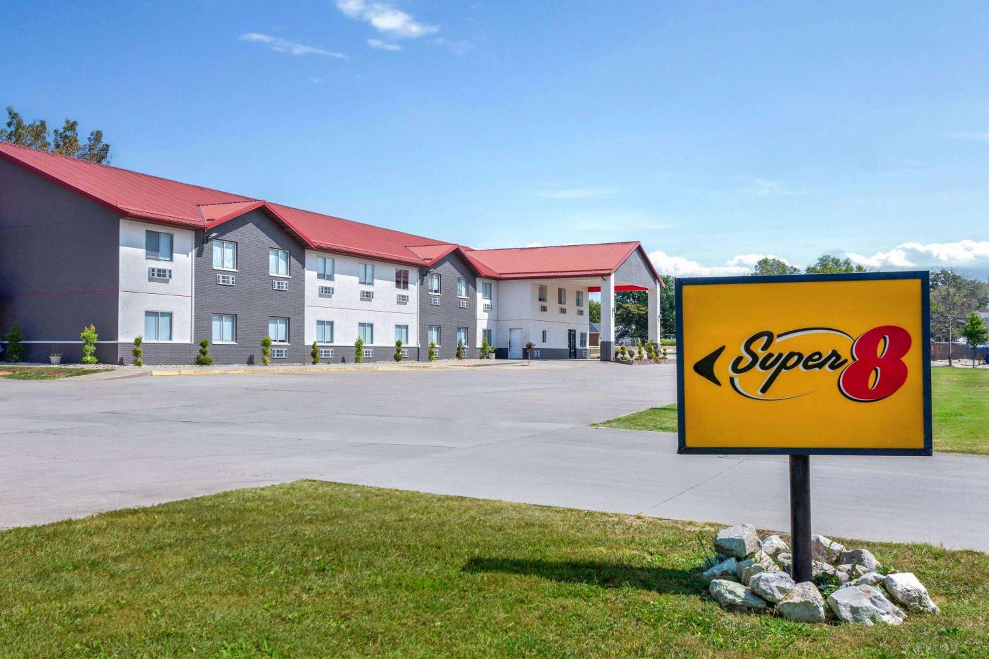 Super 8 By Wyndham Olney Motel Eksteriør billede